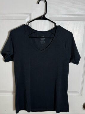 WoolX Mia V Neck Merino Wool Tee Gary Black Size M